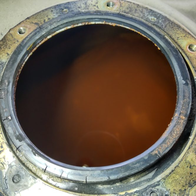 スズキ キャリイ 燃料タンク錆