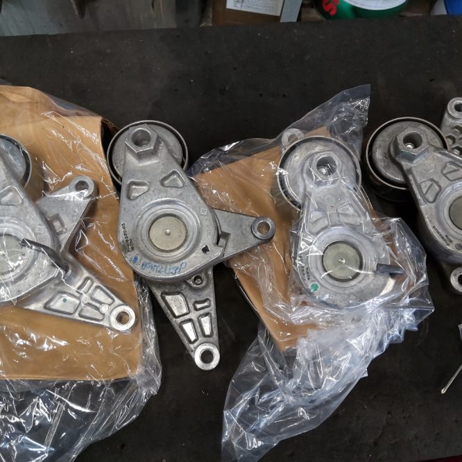 スペーシア(MK53S)　ベルトオートテンショナー交換