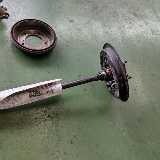 ジムニー 車検 アクスルシャフトオイル漏れ修理