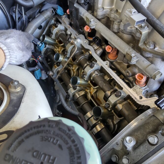 トヨタ　セルシオ　タペットカバーオイル漏れ修理