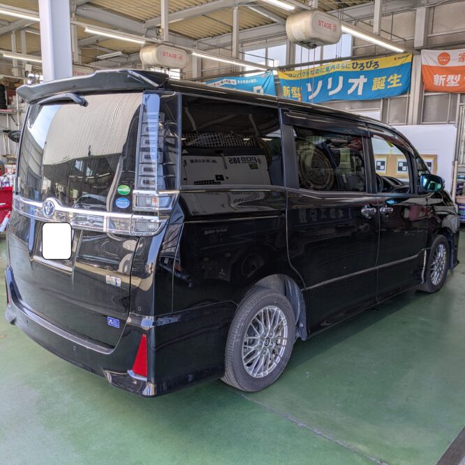 トヨタ　ヴォクシー　エーミング