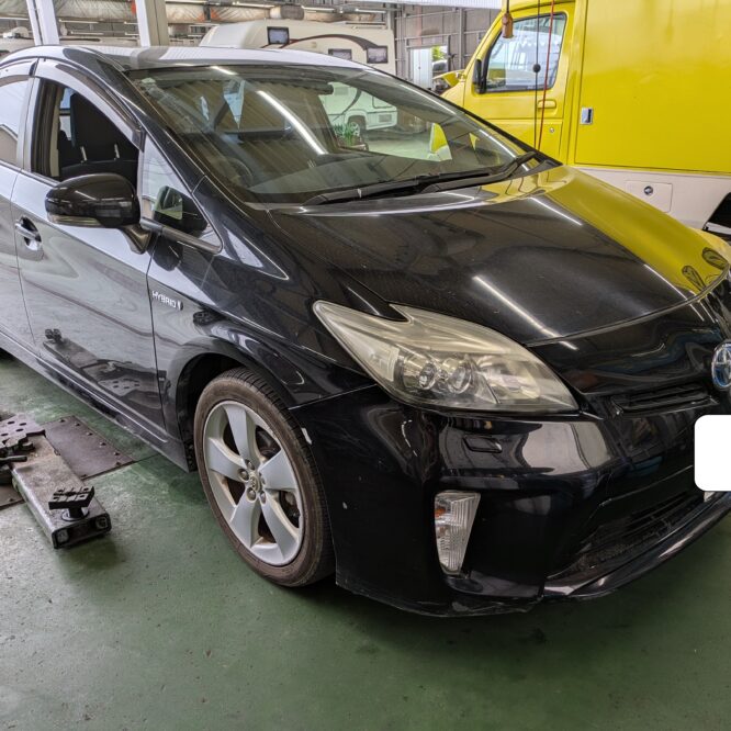 プリウス　ホーン修理